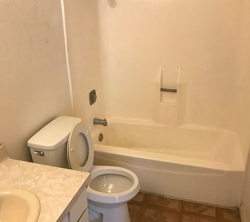 2nd image of 24361 Postal Ave APT 5
