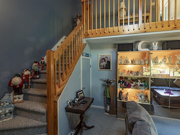 3rd image of 3 Jefferson Dr #52
