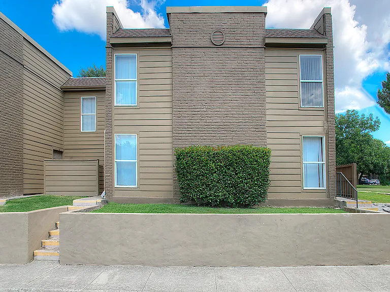 CrestWind Townhomes and Apartments — Photo 39