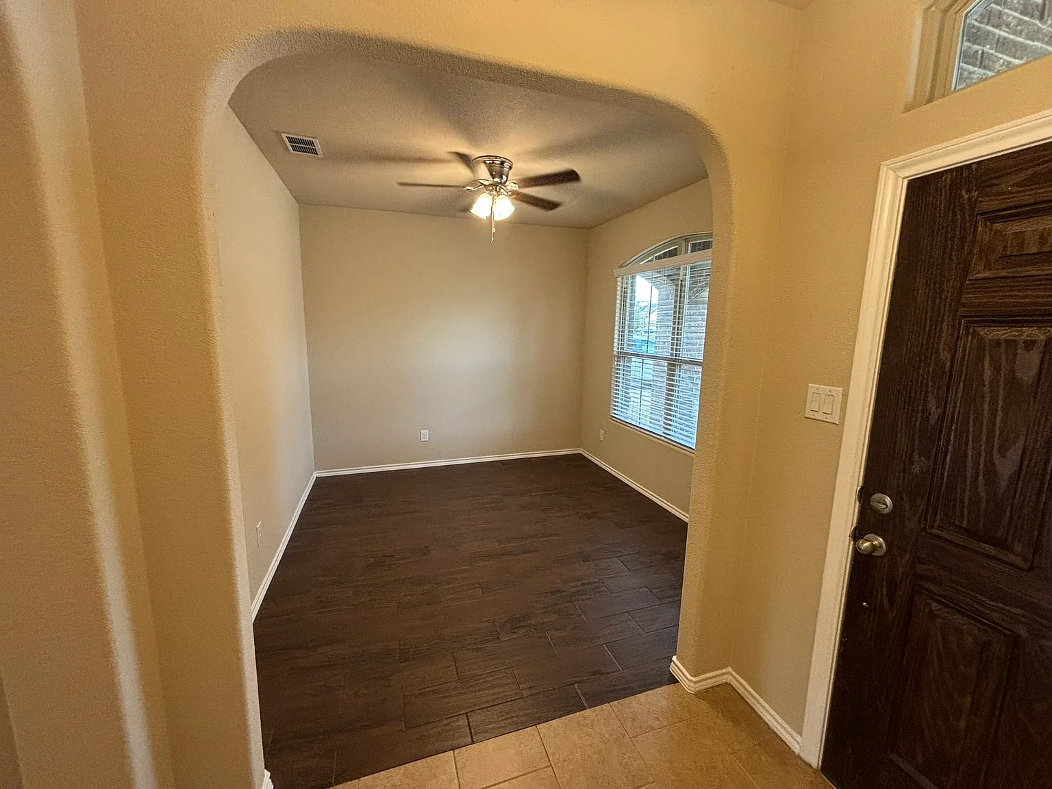 3 bed, 1725 sqft, $2,150 — Photo 3