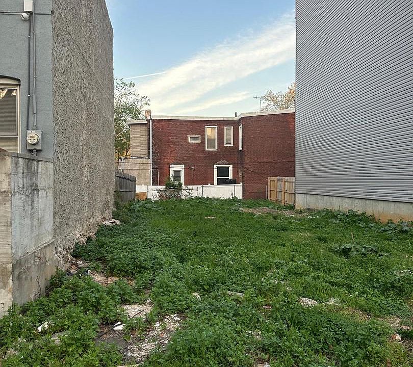 1st image of 907 N 43rd St