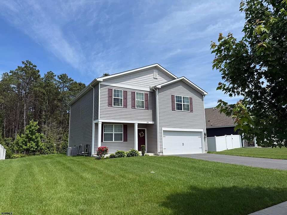 1st image of 225 Crystal Lake Dr