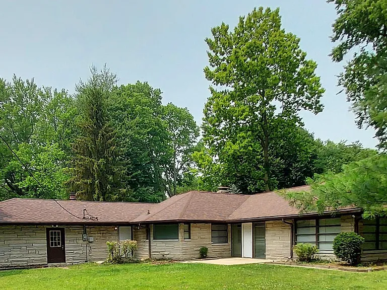 4255 Knollton Rd — Photo 45