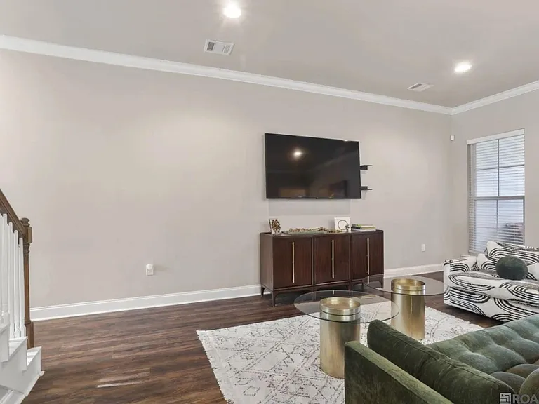 8123 Stonelake Circle East Ave — Photo 3