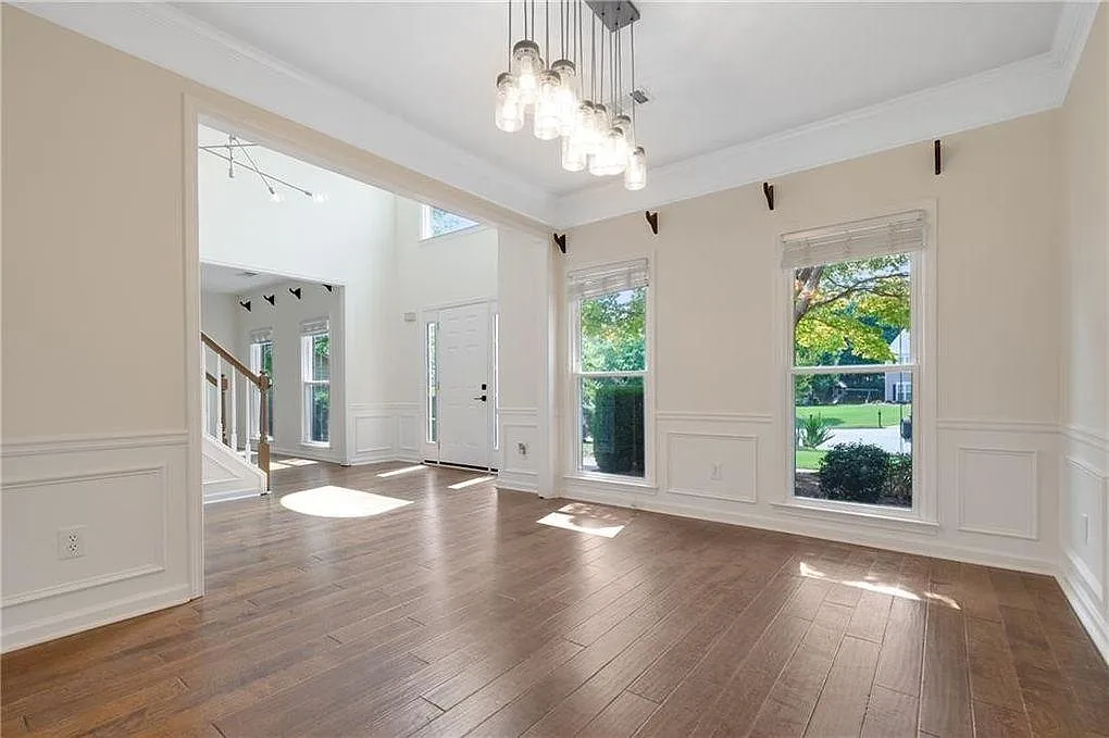 4 bed, 2660 sqft, $3,200 — Photo 4
