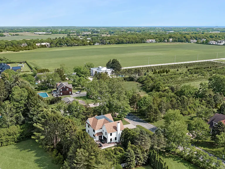 8 Farmstead Ln — Photo 3