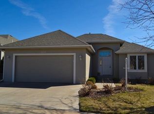 2422 SW Queens Way, Topeka, KS 66614
