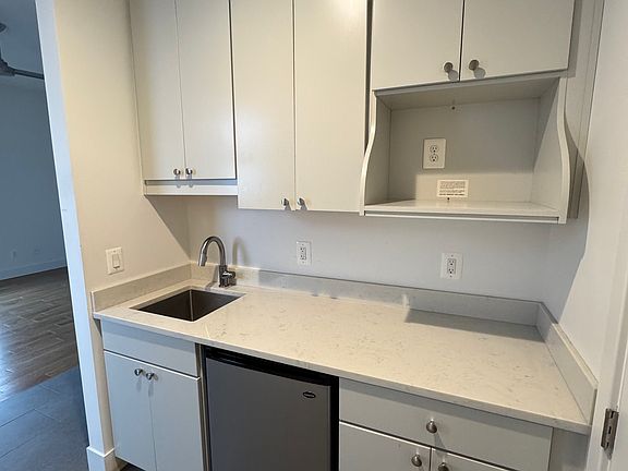 4th image of 7734 Schelhorn Rd