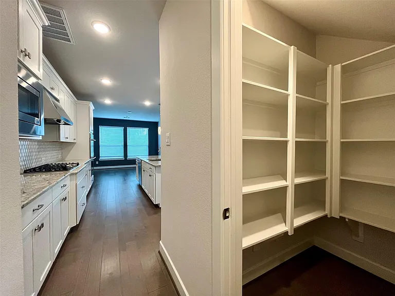 23707 Montclair Forest Trl — Photo 10