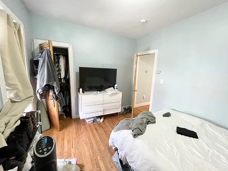 44-46 Ward St #2 — Photo 8