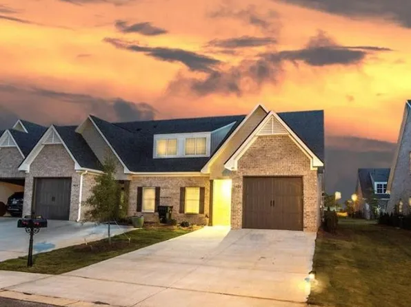 1400 Eden Gate Xing #8, Auburn, AL 36830