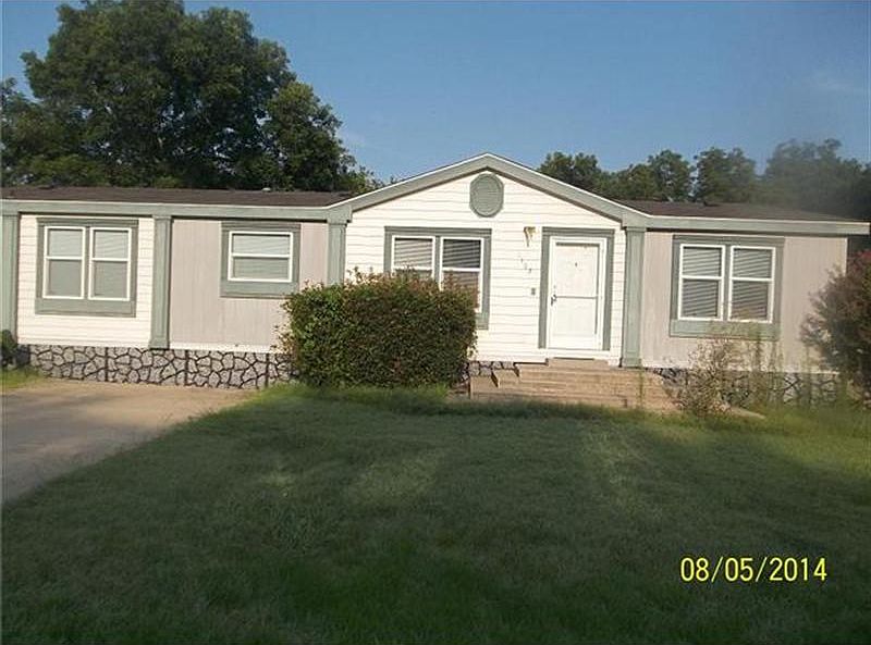 1st image of 1105 Country Wood Dr