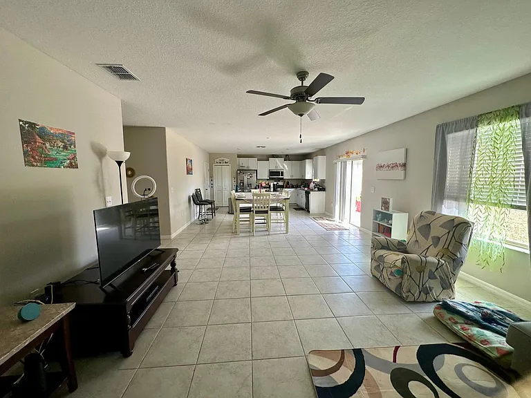 5415 Amaryllis Garden St — Photo 7