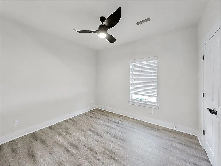 284 Stoneykirk Dr — Photo 12