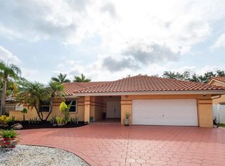 1249 NW 161st Ave, Pembroke Pines, FL 33028