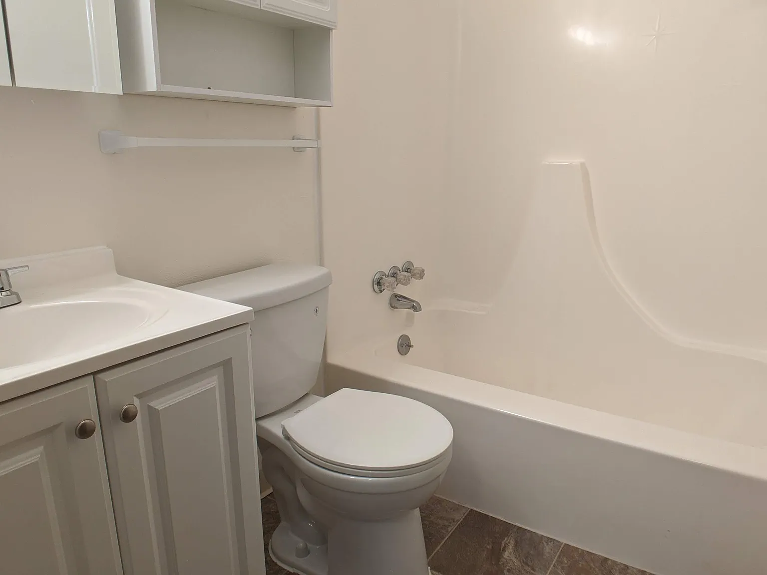 1 bed, 550 sqft, $1,050 — Photo 4