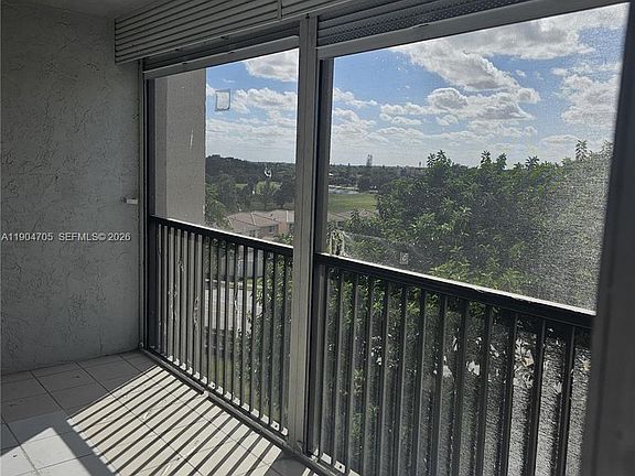 3rd image of 3910 Inverrary Blvd APT 703B
