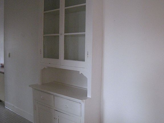 3rd image of 3842 De Tonty St