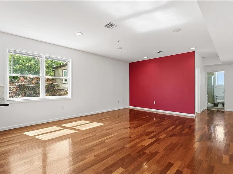 515 30th St #1C — Photo 16
