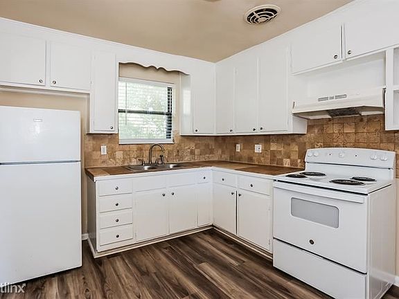 2nd image of 3028 Ila Ln