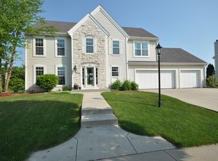 1008 River Hill Dr, Waukesha, WI 53189