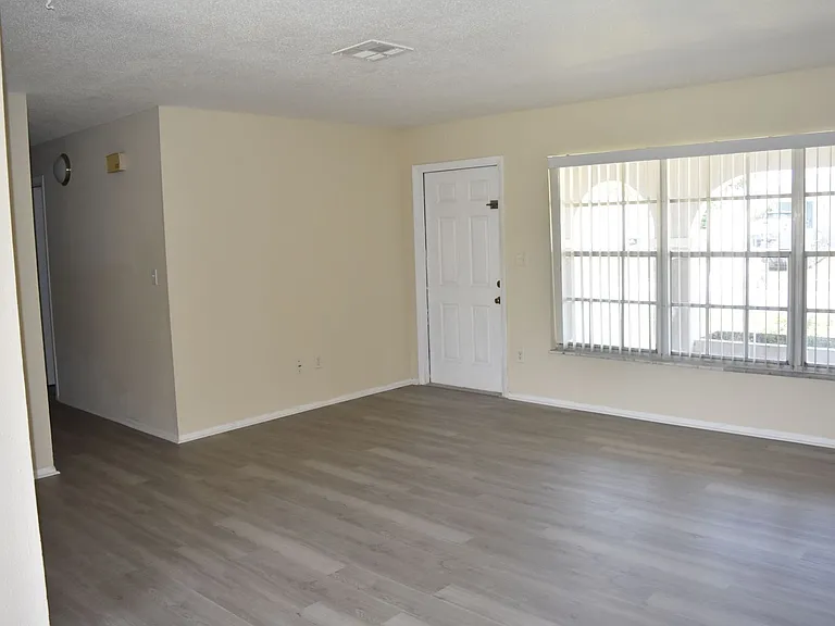 3134 Edgewood Dr NE — Photo 11