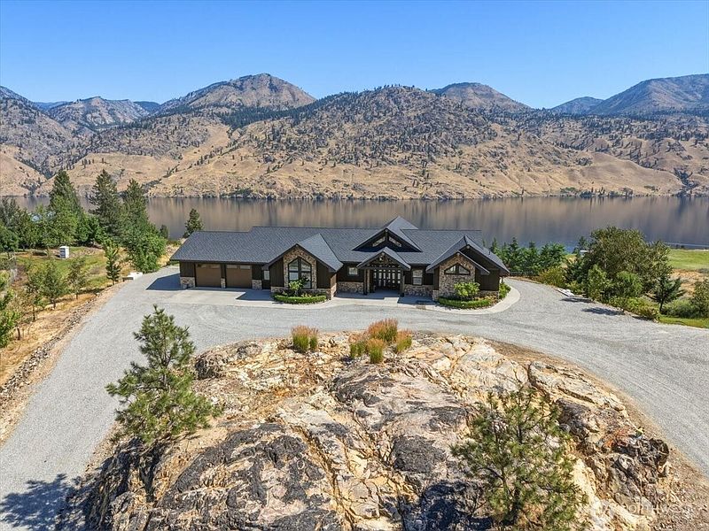 2nd image of 206 Mountain Lake Lane