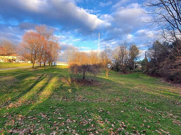 4th image of 1525 Mount Zion Rd