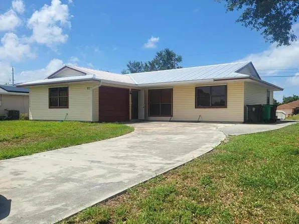 613 SW Pueblo Ter, Port Saint Lucie, FL 34953