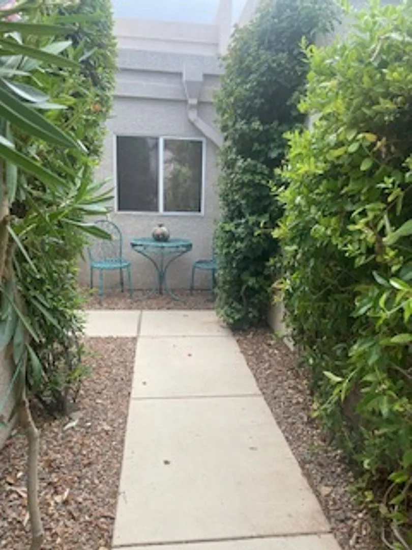 Tucson National Fully Furnished Home on the Golf Course — Photo 3