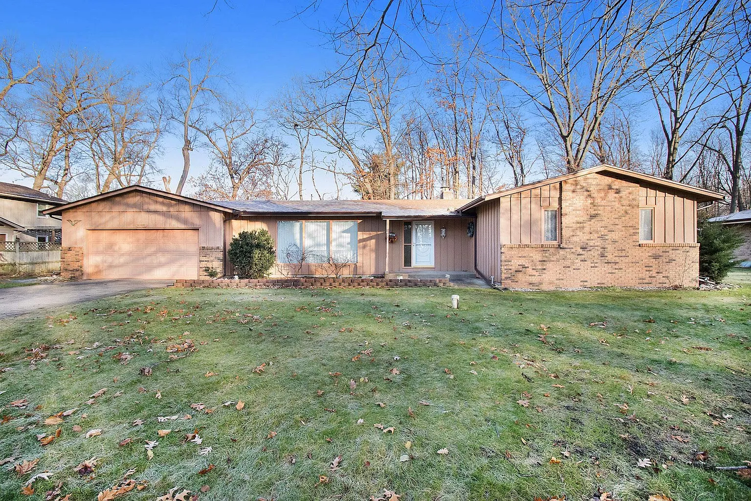 16805 Londonberry Ln photo 1
