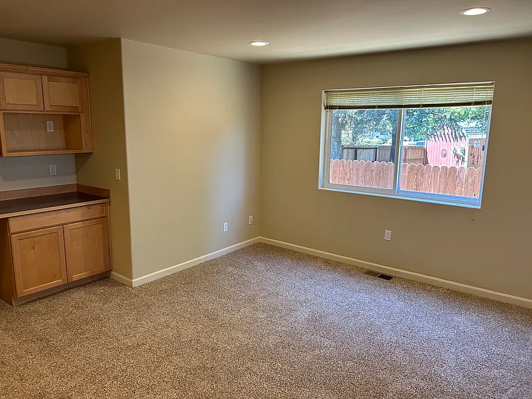 2400 N Ridgeview Ln #1 — Photo 6