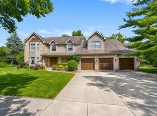 1240 Redwood Dr, Algonquin, IL 60102