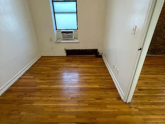 3rd image of 1629 Lexington Ave APT 10A