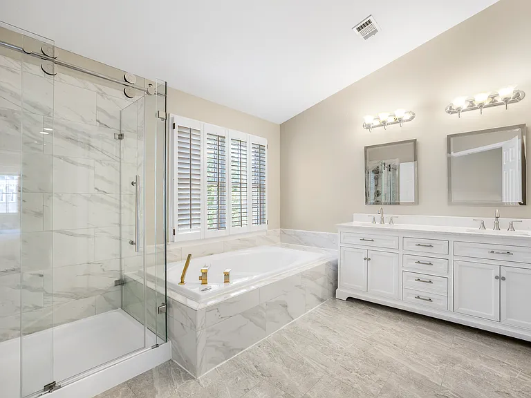 10186 Castlewood Ln — Photo 21
