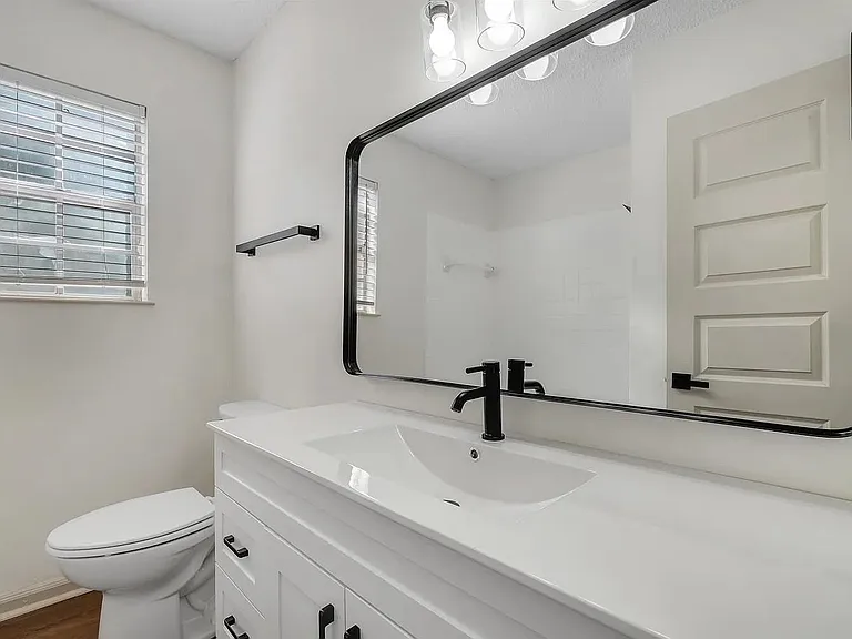 1825 Sherwood Dr — Photo 16