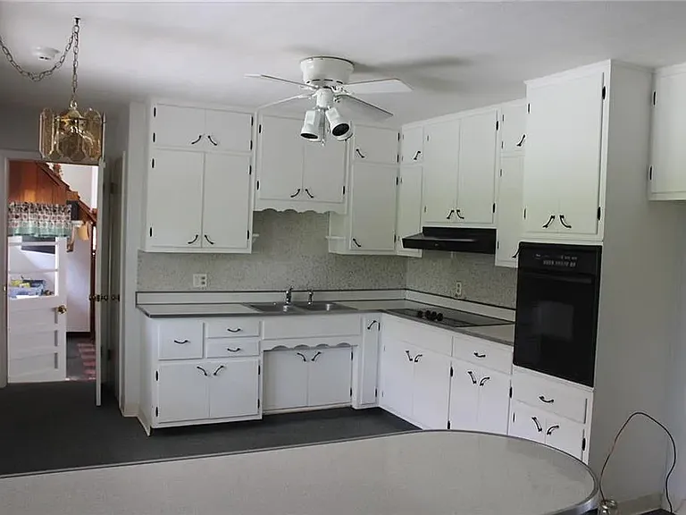 2205 Hanover Dr — Photo 1