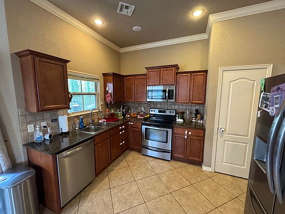 4th image of 2656 Sierra Ave