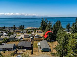 3558 Smugglers Cove Rd, Greenbank, WA 98253