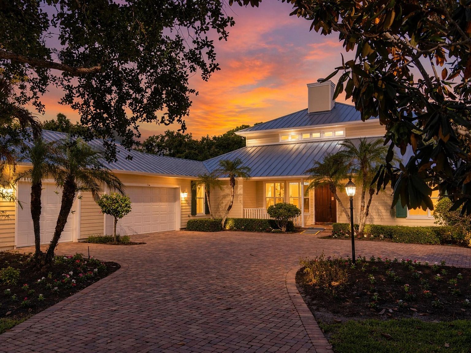 230 Oak Hammock Court SW