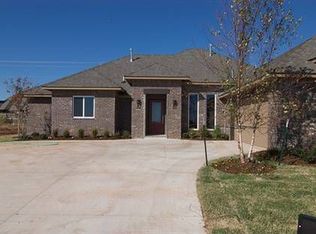 17517 Sparrowhawk Ln, Edmond, OK 73012