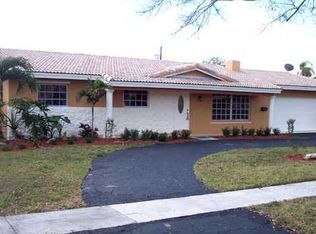 7240 NW 11th St, Plantation, FL 33313