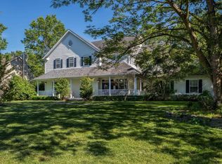 69 Ridgefield Dr, Shoreham, NY 11786