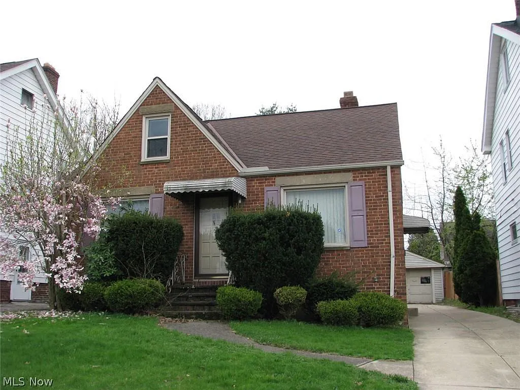 9626 Plymouth Ave photo 1