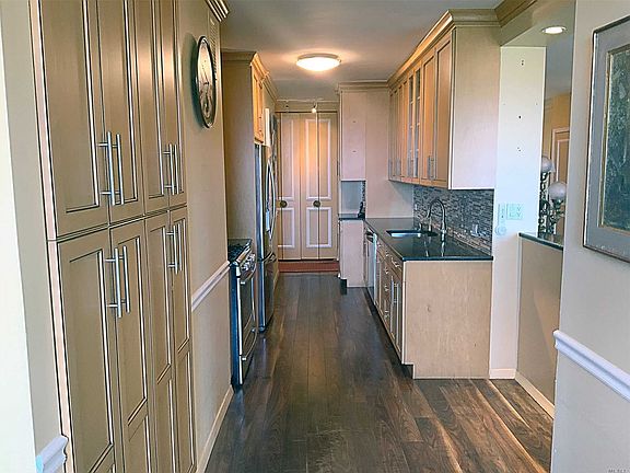 5th image of 27010 Grand Central Pkwy APT 20K