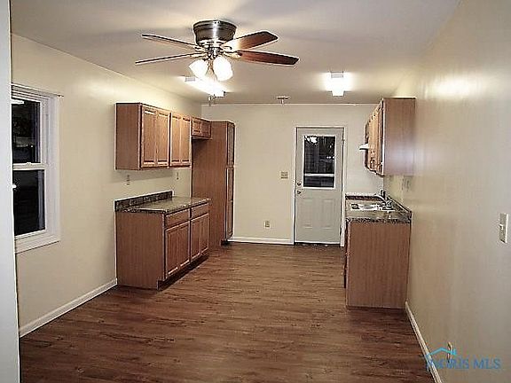 3rd image of 1171 Bernard Ave