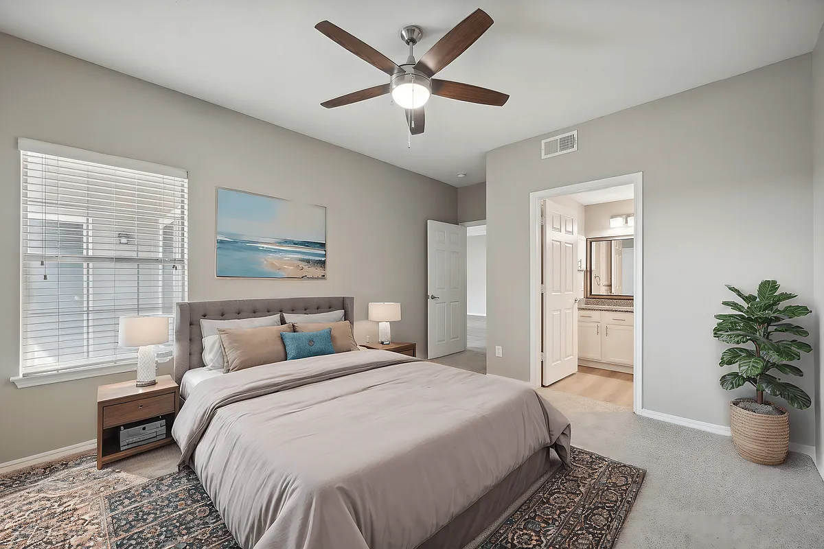 Building Photo - The Enclave at Stonebrook
