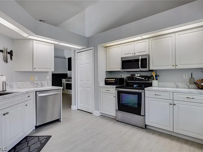 17791 Castle Harbor Dr — Photo 8