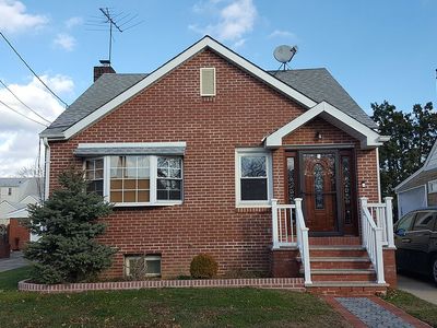 926 N 6th St, New Hyde Park, NY, 11040