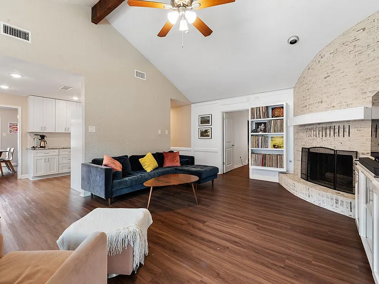 2907 Broadmoor Dr — Photo 23